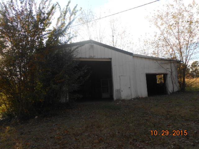 136 Lee Ridge Road Dickson, TN 37055 - Photo 3 of 11 large garage