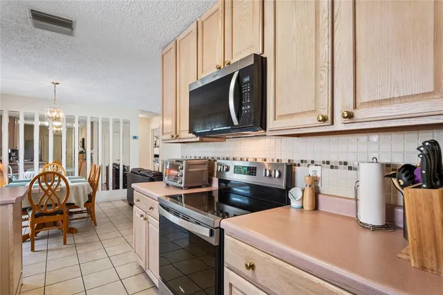 $299,900 | 9013 Nakoma Way, Weeki Wachee, FL 34613