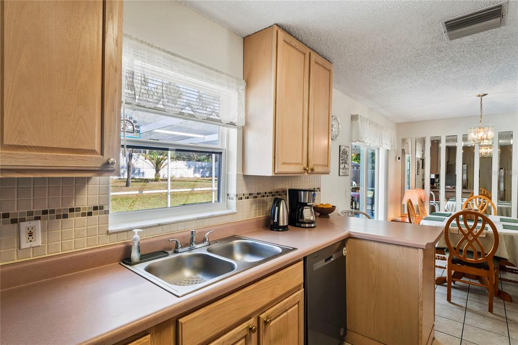 9013 Nakoma Way Weeki Wachee, FL 34613 - Photo 14 of 68