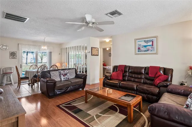 $299,900 | 9013 Nakoma Way, Weeki Wachee, FL 34613