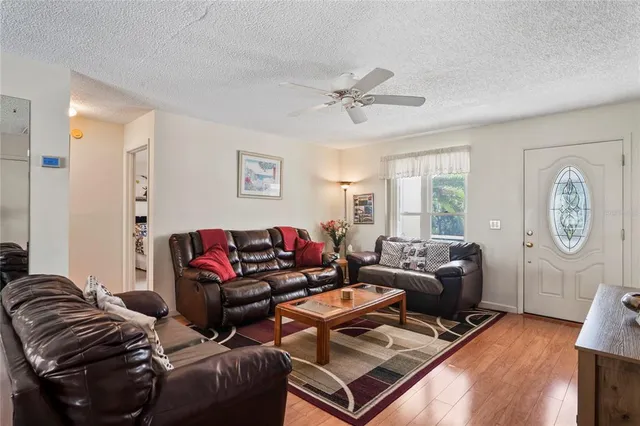 $299,900 | 9013 Nakoma Way, Weeki Wachee, FL 34613