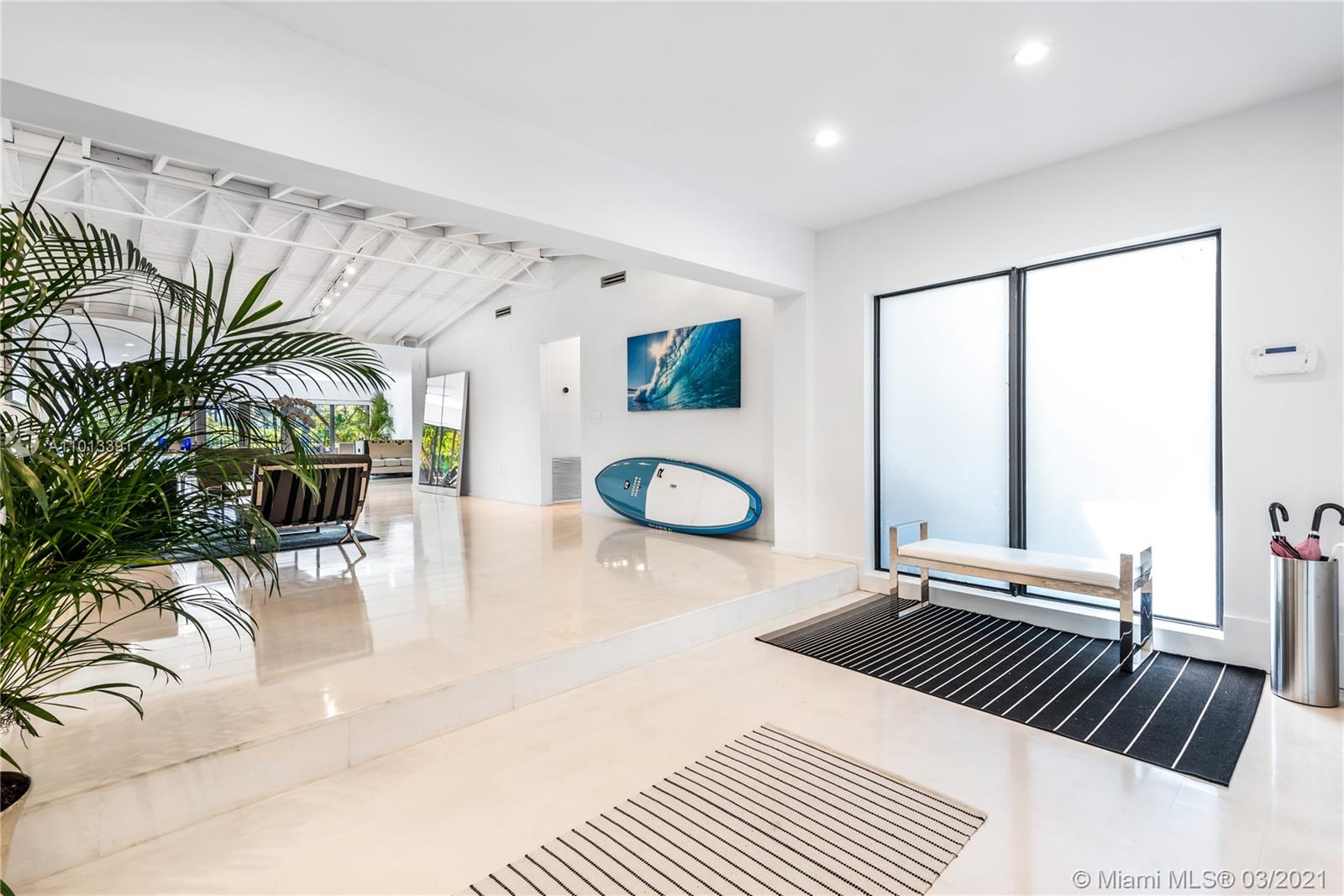 5229 Alton Road Miami Beach, FL 33140 - Photo 12 of 53