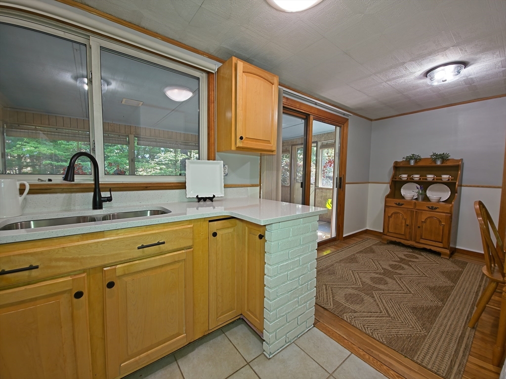 71 Francis Wyman Road Burlington, MA 01803 - Photo 5 of 23