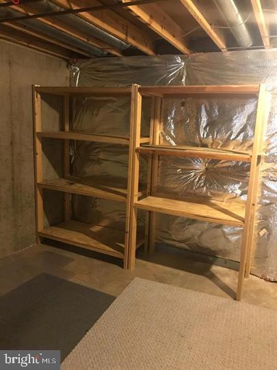 1565 Autumn Ridge Circle Reston, VA 20194 - Photo 17 of 19 a view of an empty room