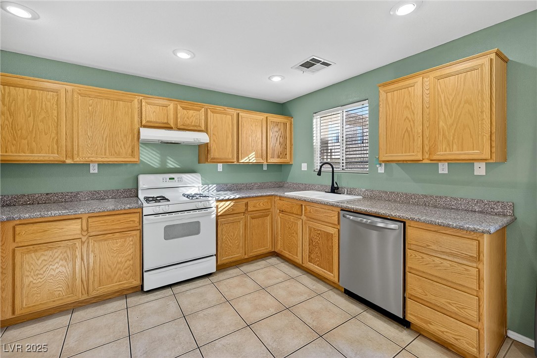 10355 Faustine Avenue Las Vegas, NV 89129 - Photo 9 of 31