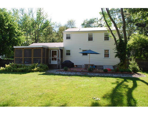23 Arcadia Road Billerica, MA 01821 - Photo 5 of 28