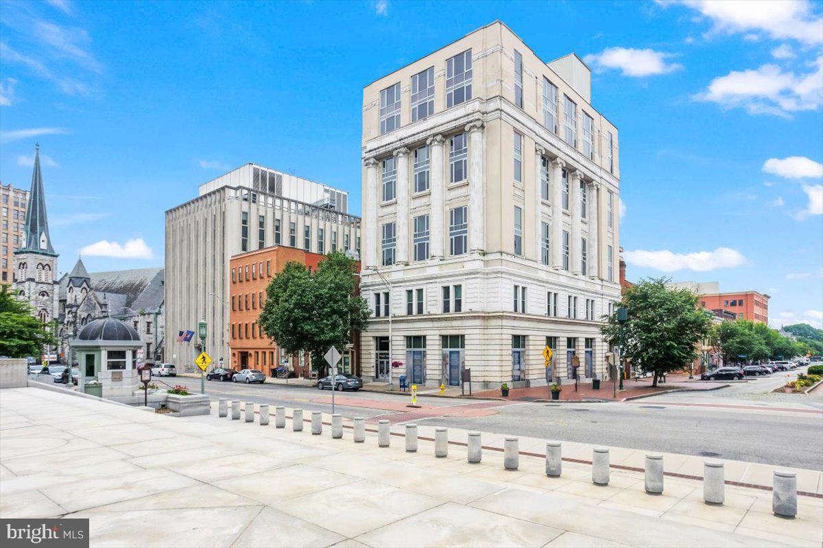 231 State Street, Unit 805 Harrisburg, PA 17101 - Photo 2 of 37 a front view of a building