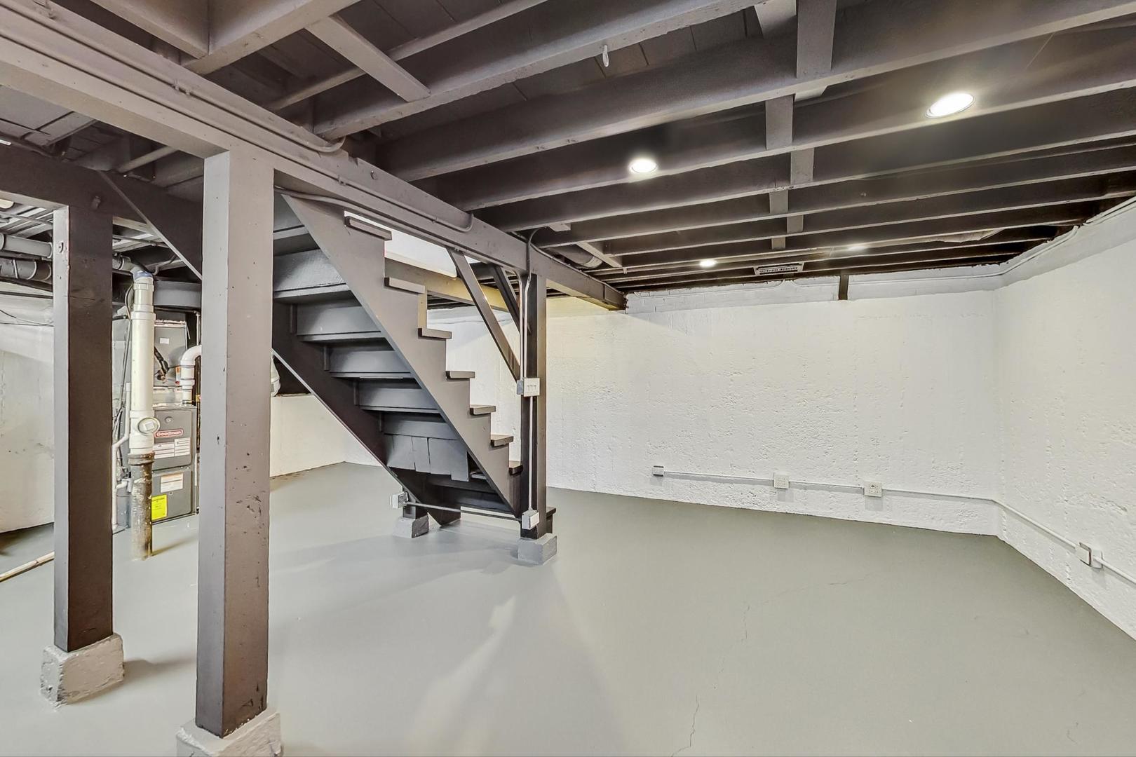 1526 West Talcott Road Park Ridge, IL 60068 - Photo 21 of 24 a view of storage and utility room