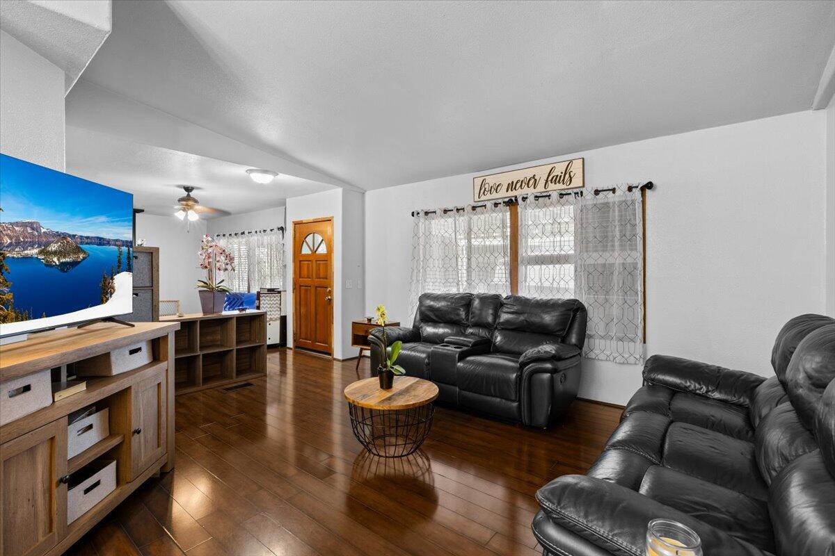 6850 Downing Road, Unit SPC 44 Central Point, OR 97502 - Photo 13 of 23 13-CI_9947