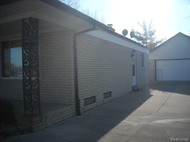 4014 Devonshire Street Sterling Heights, MI 48310 - Photo 2 of 14 DSCN6411