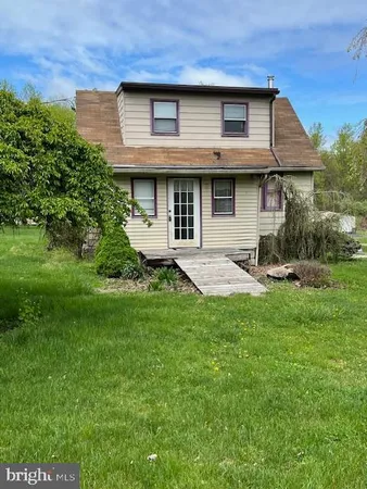 $275,000 | 37 Erhardt Road, Fleetwood, PA 19522