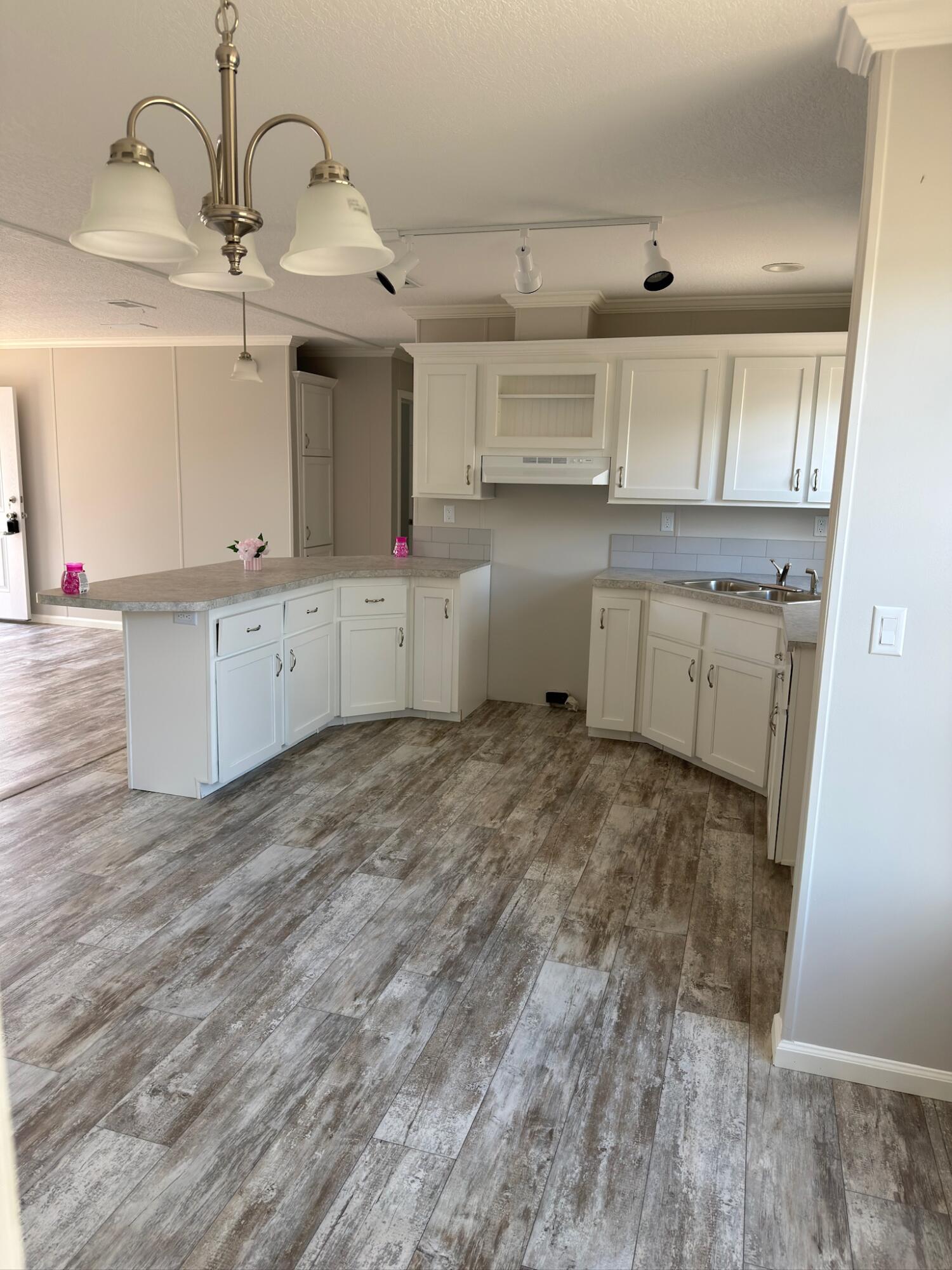 3422 Northwest 17th Avenue Okeechobee, FL 34972 - Photo 2 of 16 Kitchen