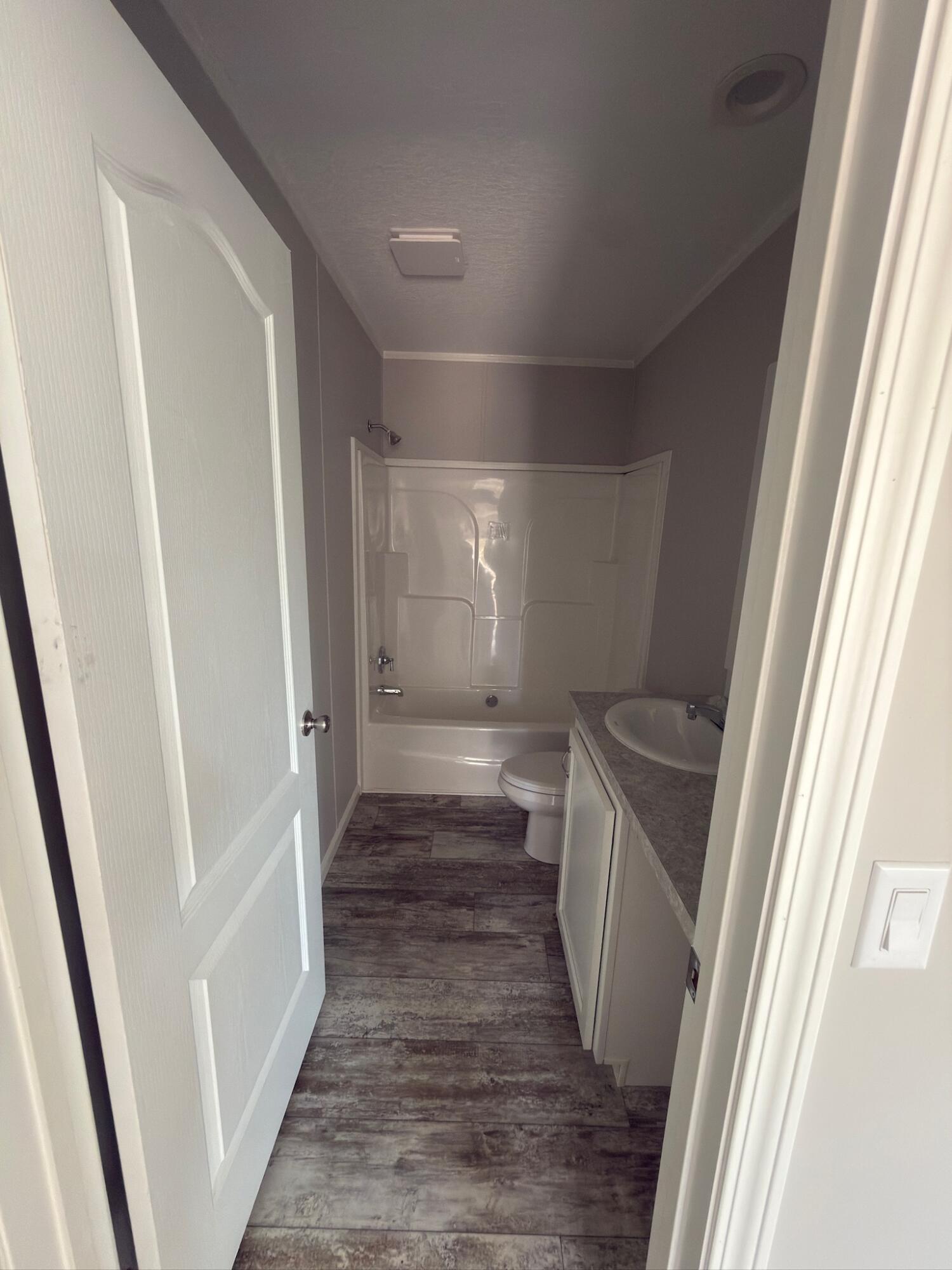 3422 Northwest 17th Avenue Okeechobee, FL 34972 - Photo 9 of 16 Bathroom