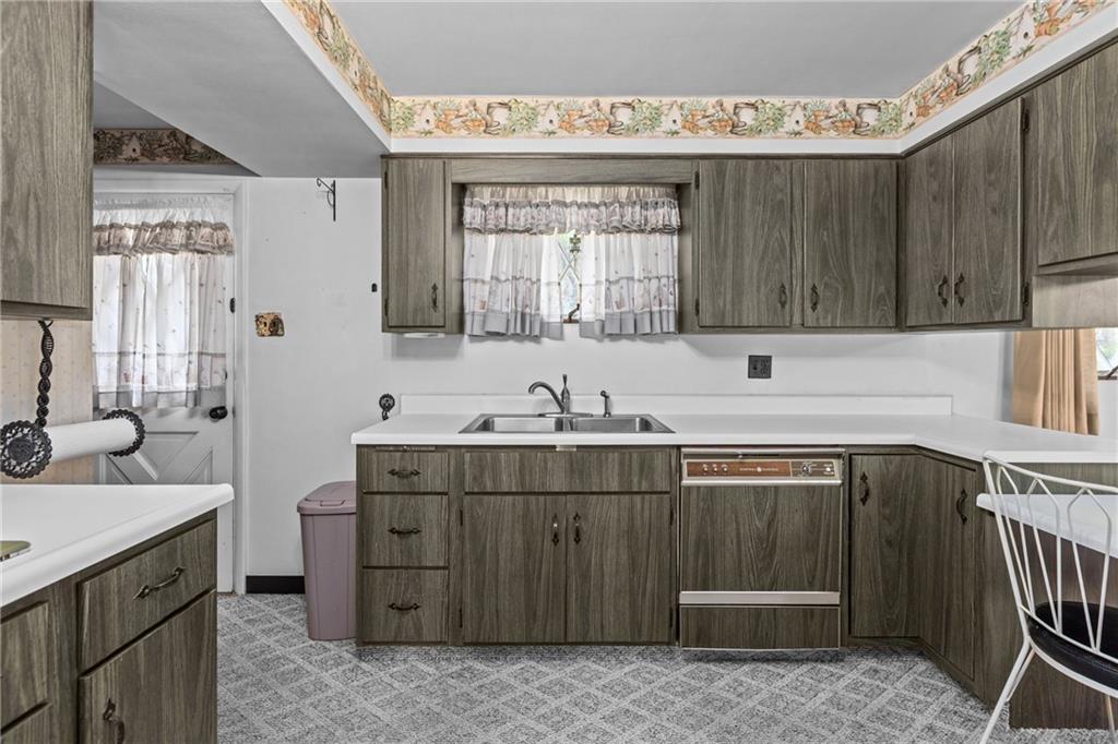 1215 Cascade Road Monaca, PA 15061 - Photo 13 of 27