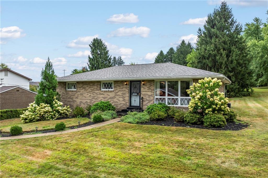 1215 Cascade Road Monaca, PA 15061 - Photo 2 of 27