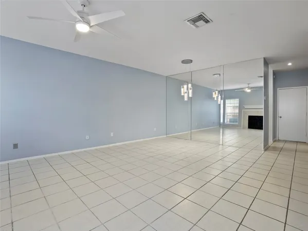 $1,600 | 17641 Red Oak Drive, Unit 641, Houston, TX 77090