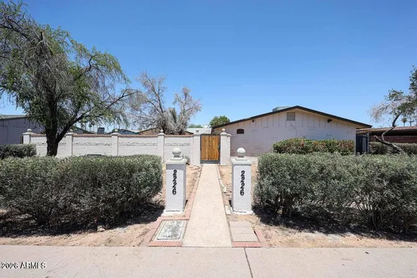 $950 | 2226 West Heatherbrae Drive, Unit 2, Phoenix, AZ 85015