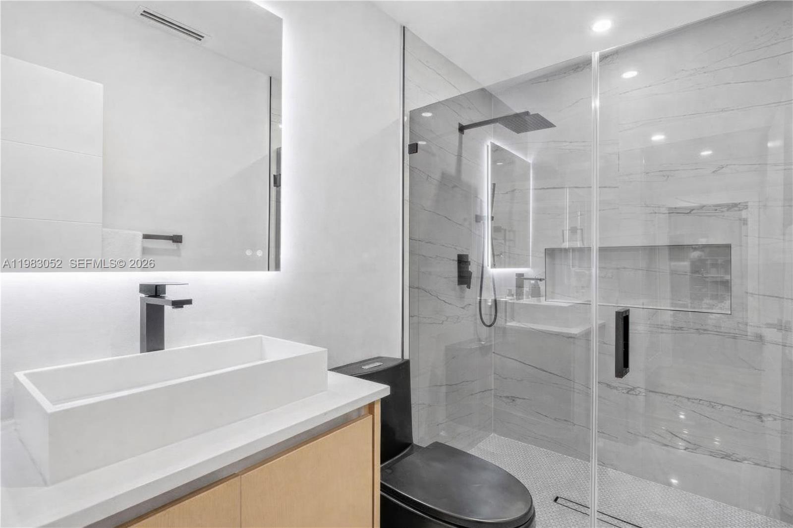 1560 Cleveland Road Miami Beach, FL 33141 - Photo 13 of 15