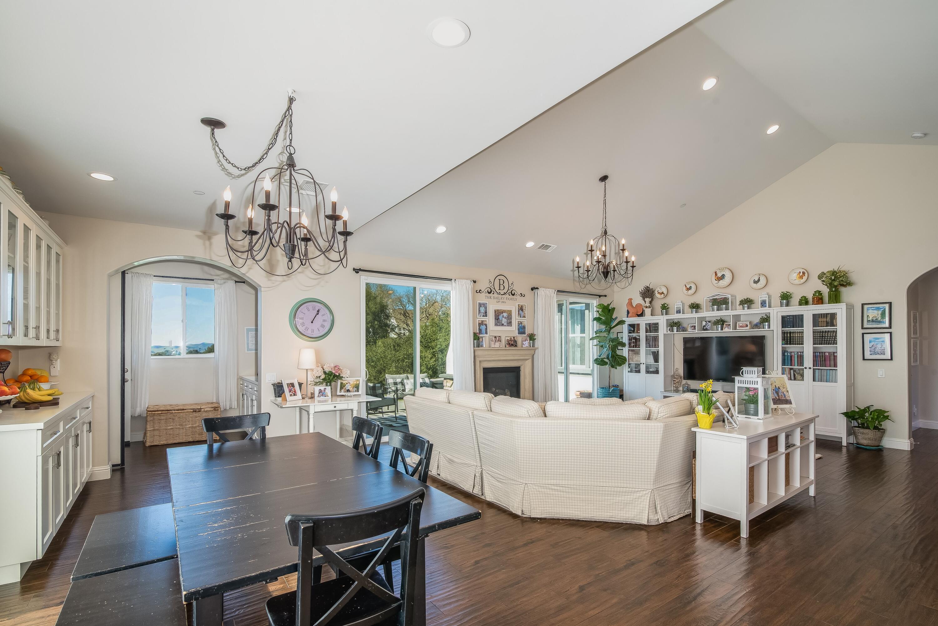 720 Mesa Drive Solvang, CA 93463 - Photo 9 of 44 009_High Ceilings