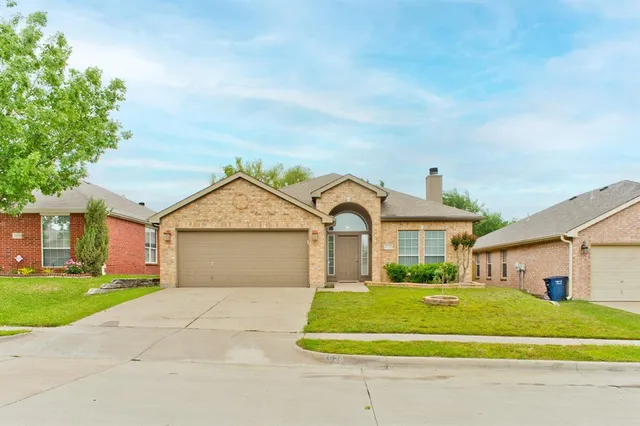 $2,200 | 4929 Spur Ridge Court, Fort Worth, TX 76244