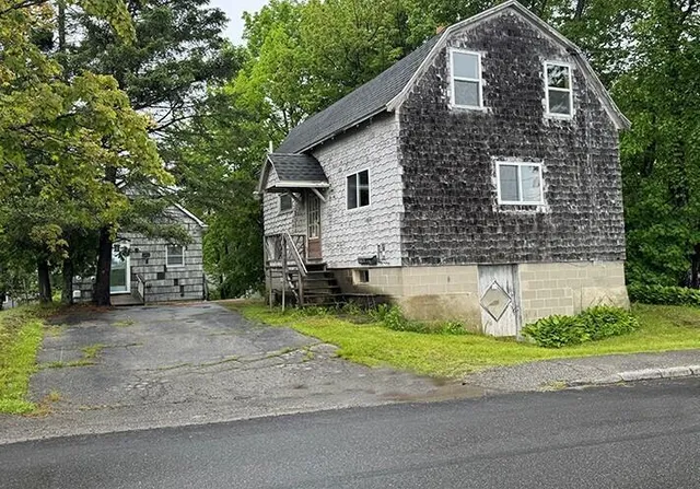 $175,000 | 25 Pray Street, Gardiner, ME 04345