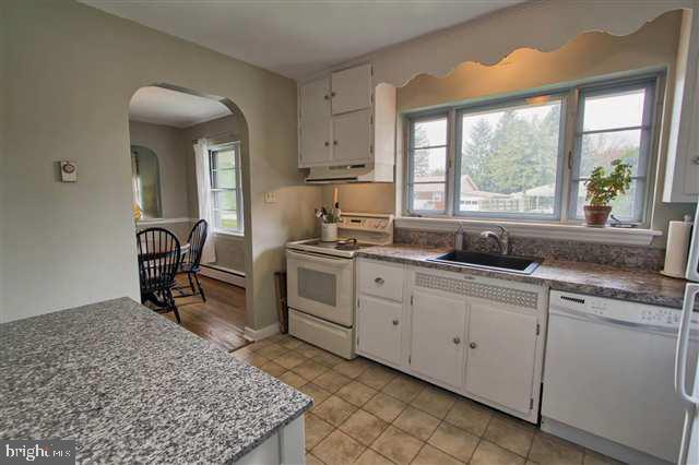 403 Clinton Road Harrisburg, PA 17109 - Photo 3 of 14 Gallery Image 3