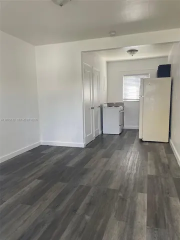 $1,300 | 430 Southwest 6th Avenue, Unit 10, Miami, FL 33130