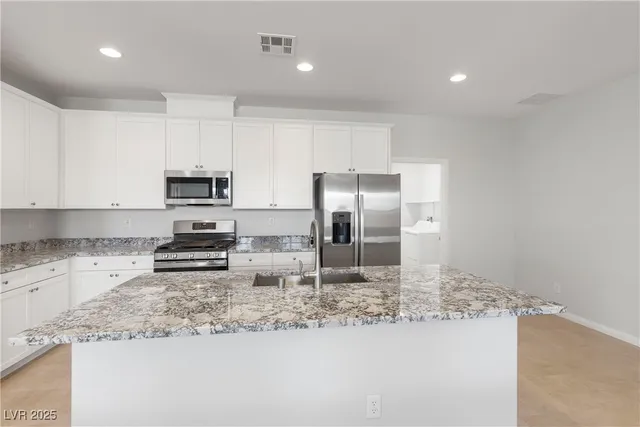 $2,200 | 5704 Steinbeck Vly Street, Las Vegas, NV 89113