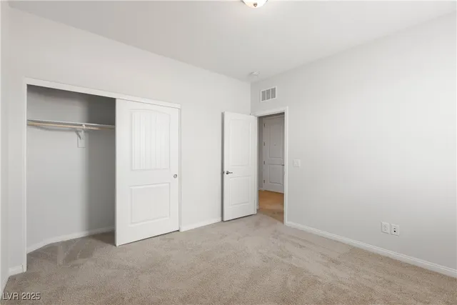 $2,200 | 5704 Steinbeck Vly Street, Las Vegas, NV 89113