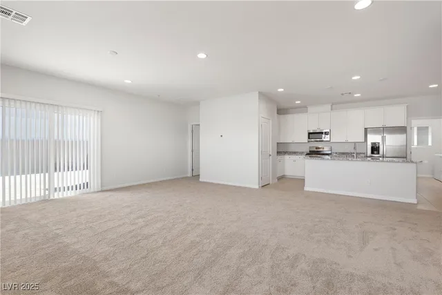 $2,200 | 5704 Steinbeck Vly Street, Las Vegas, NV 89113