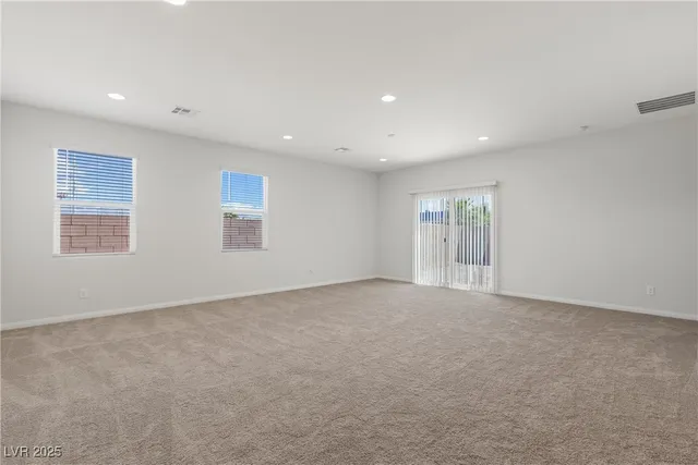 $2,200 | 5704 Steinbeck Vly Street, Las Vegas, NV 89113