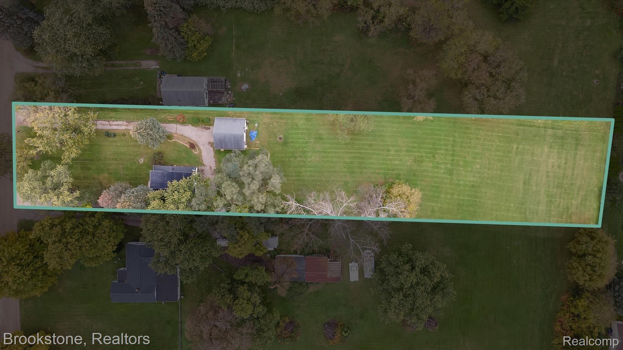 2820 Grant Road Rochester, MI 48309 - Photo 53 of 55 53-2820 Grant Drone-windowstill-realestate-photography-10.jpg