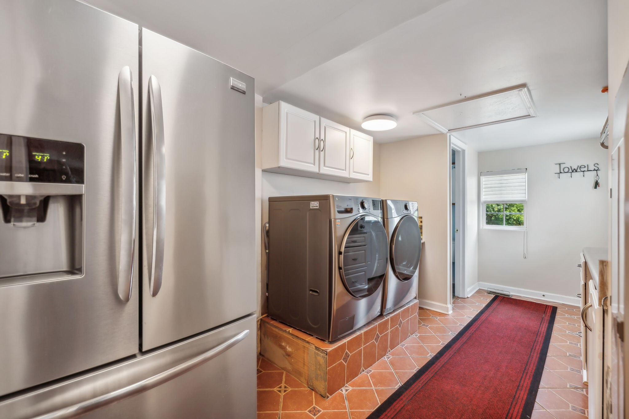 2251 Phillips Road Lebanon, TN 37087 - Photo 29 of 41 a utility room with wooden floor washer and dryer