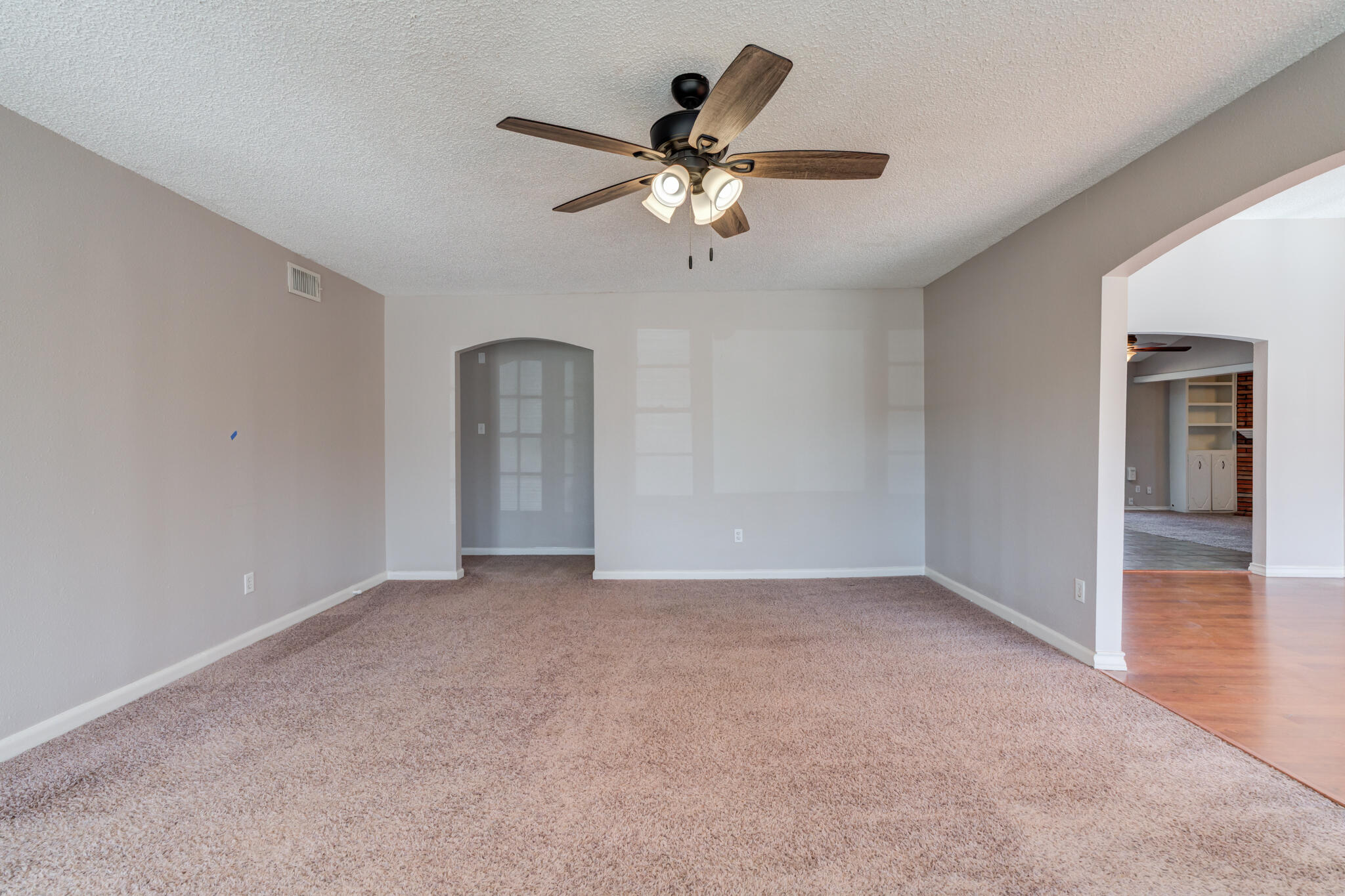 4824 6th Street Lubbock, TX 79416 - Photo 11 of 41 4824-6th-St-Lubbock-TX_7_Living