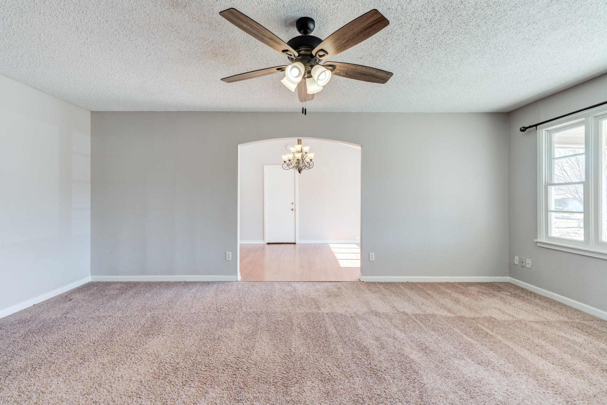 4824 6th Street Lubbock, TX 79416 - Photo 17 of 41 4824-6th-St-Lubbock-TX_13_Living