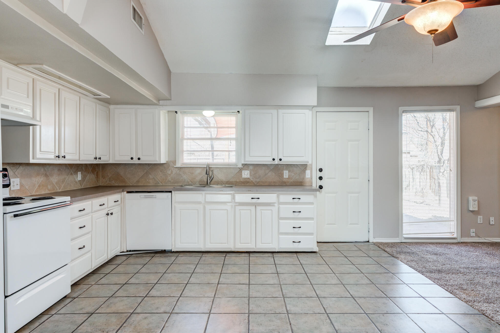 4824 6th Street Lubbock, TX 79416 - Photo 21 of 41 4824-6th-St-Lubbock-TX_18_Kitchen