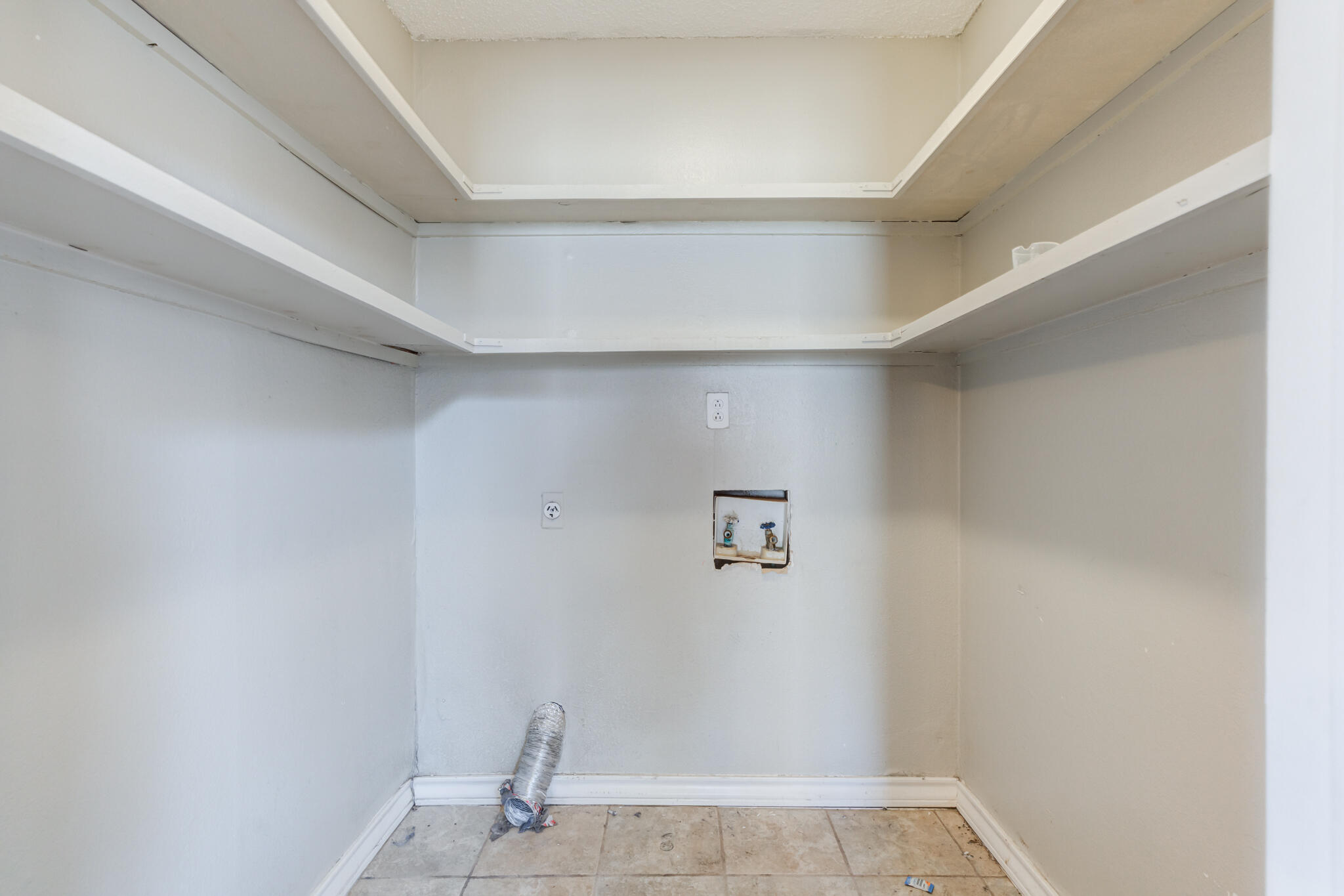 4824 6th Street Lubbock, TX 79416 - Photo 30 of 41 4824-6th-St-Lubbock-TX_30_laundry