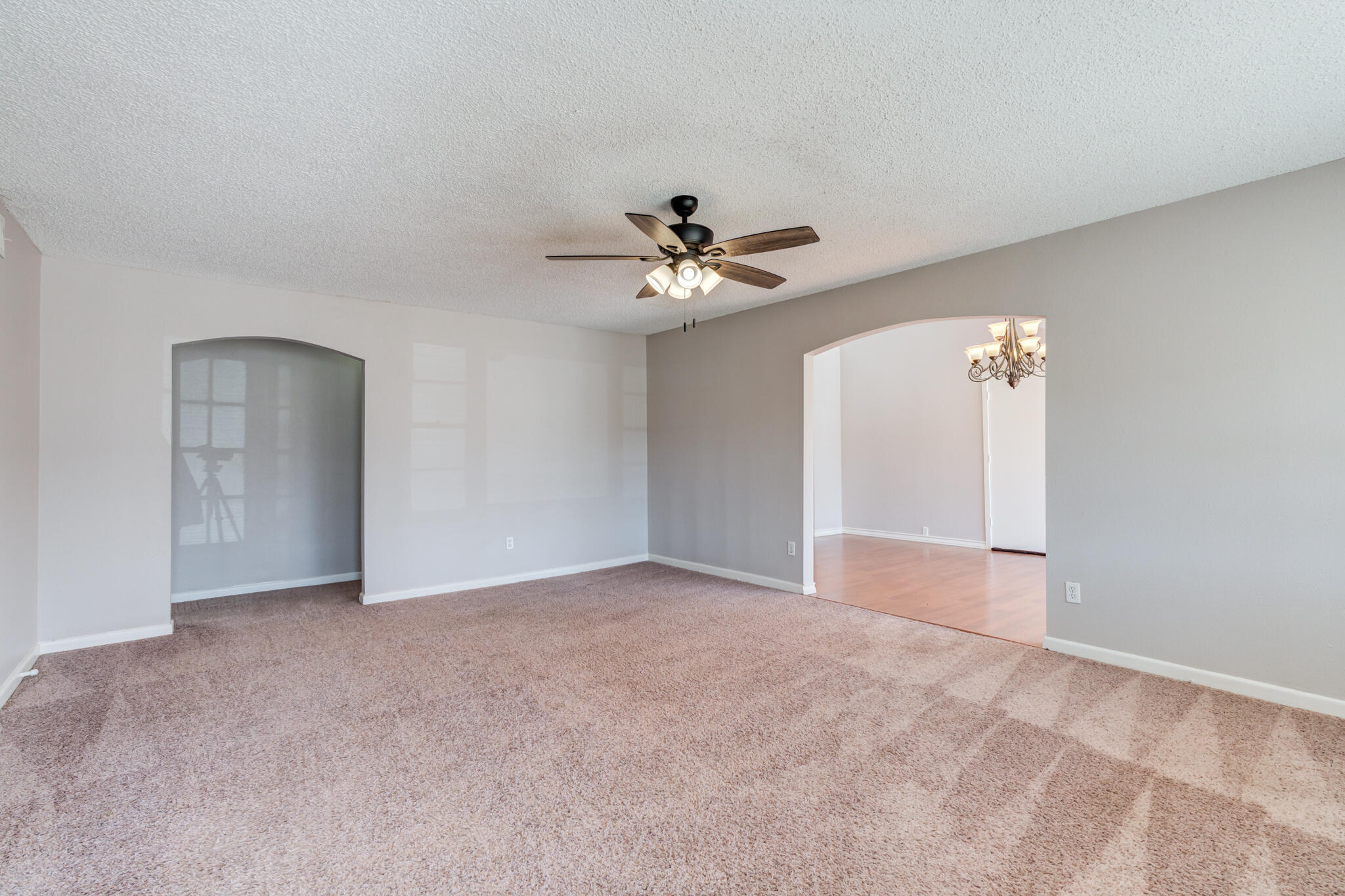 4824 6th Street Lubbock, TX 79416 - Photo 10 of 41 4824-6th-St-Lubbock-TX_6_Living