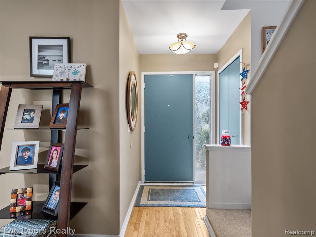 720 Eton Court Rochester Hills, MI 48307 - Photo 6 of 41