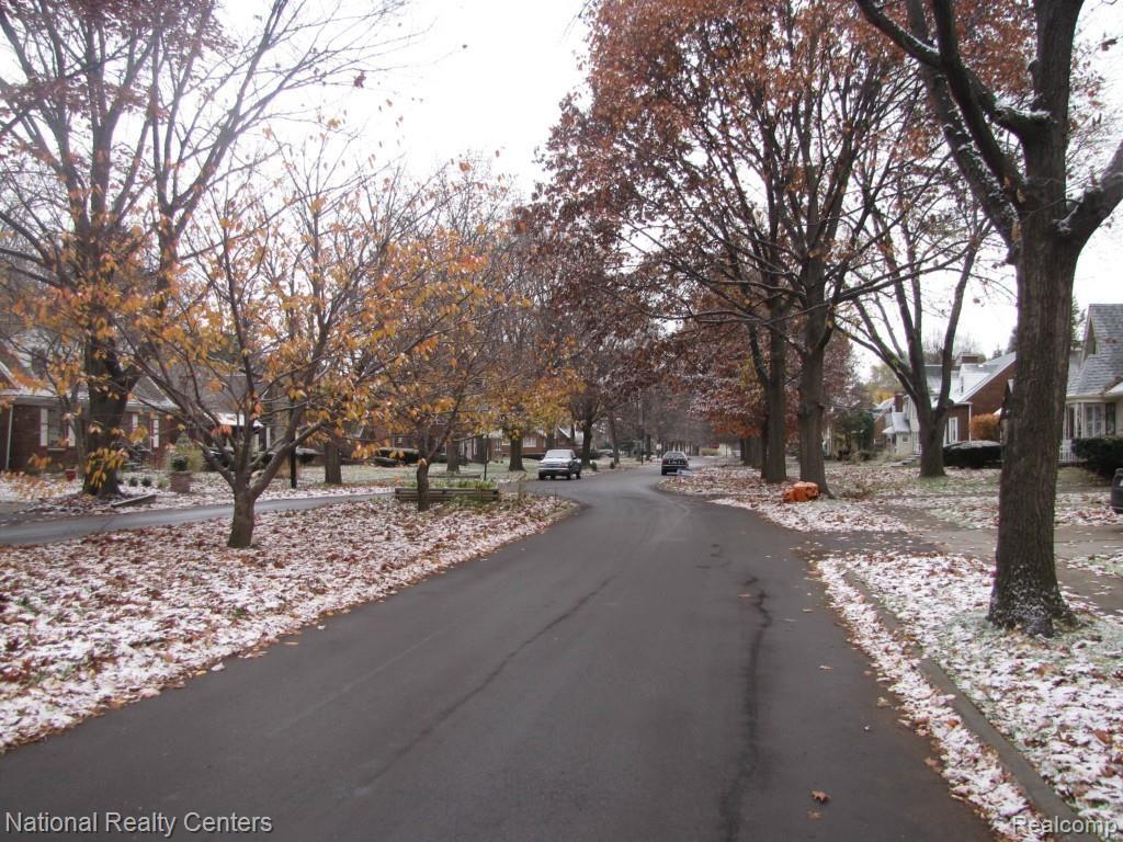 14884 Greenview Road Detroit, MI 48223 - Photo 2 of 17