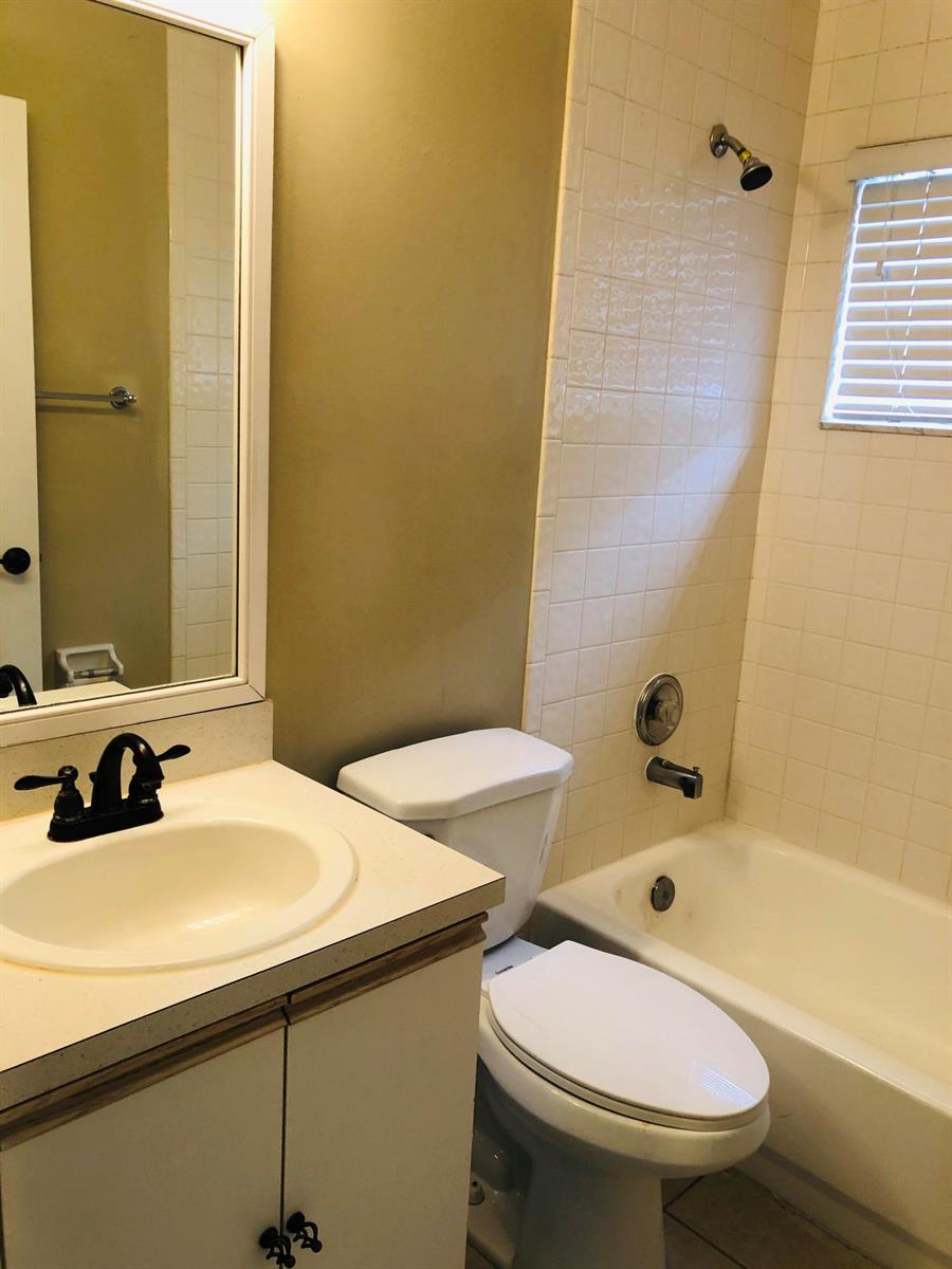 1814 Barnstable Road Wellington, FL 33414 - Photo 8 of 21