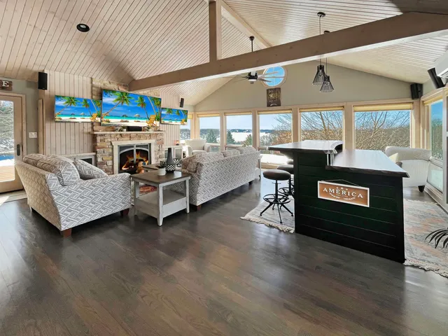 $899,000 | 25-50 Cottage Hill Drive, Lake Carroll, IL 61046