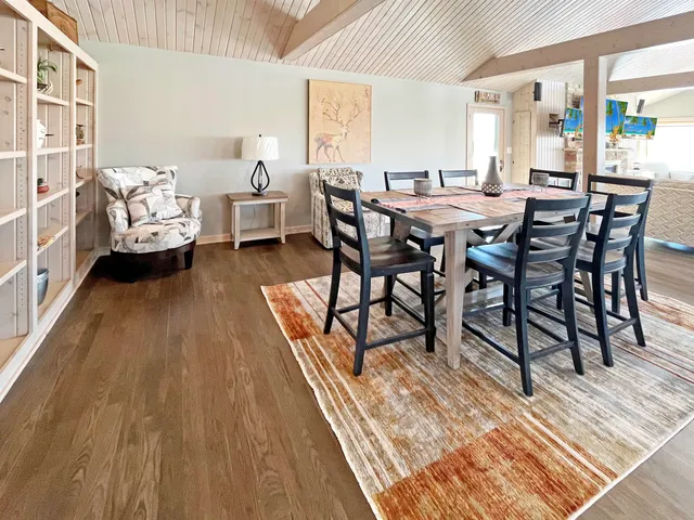 $899,000 | 25-50 Cottage Hill Drive, Lake Carroll, IL 61046