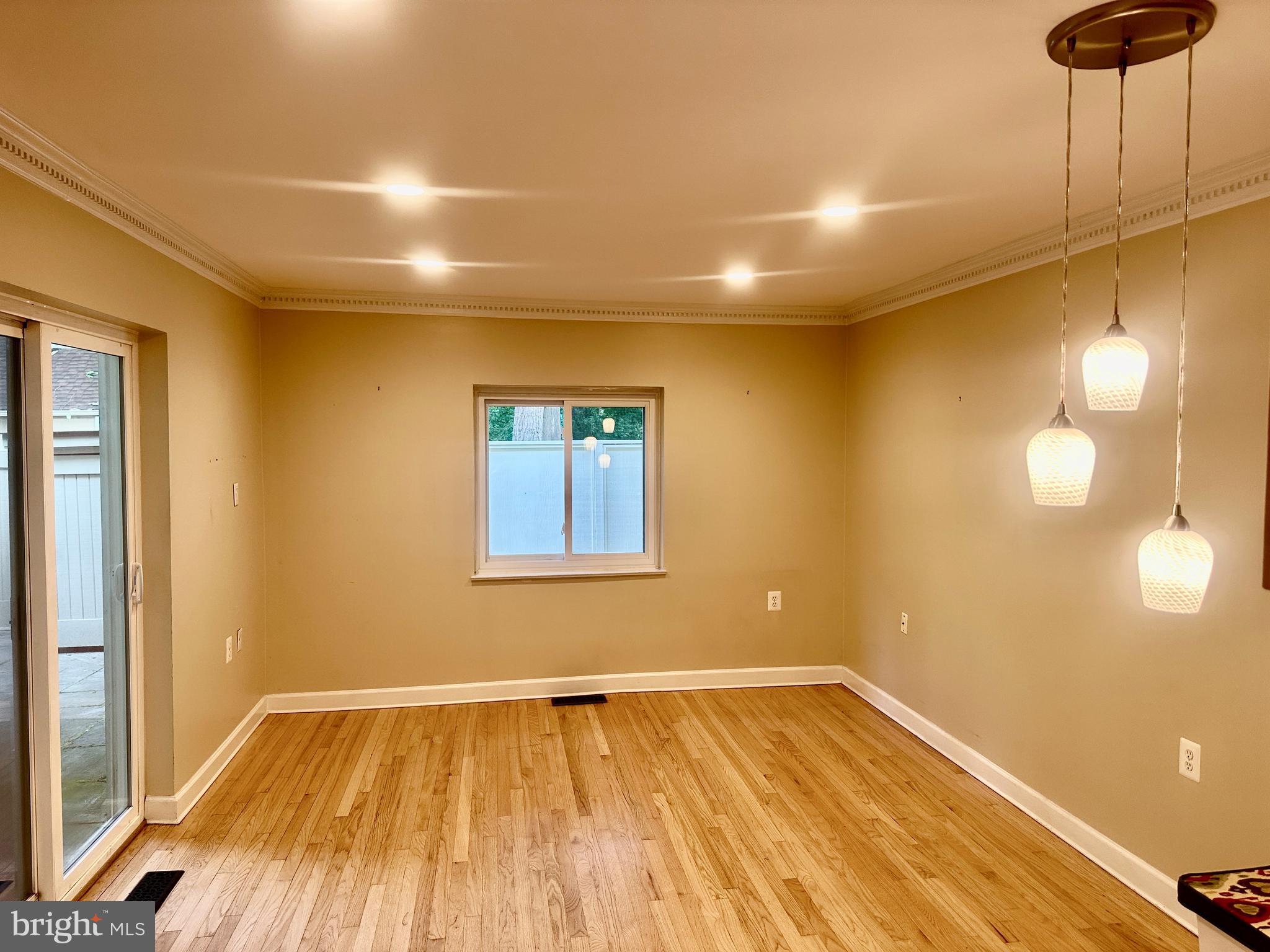 1593 Inlet Court Reston, VA 20190 - Photo 5 of 24