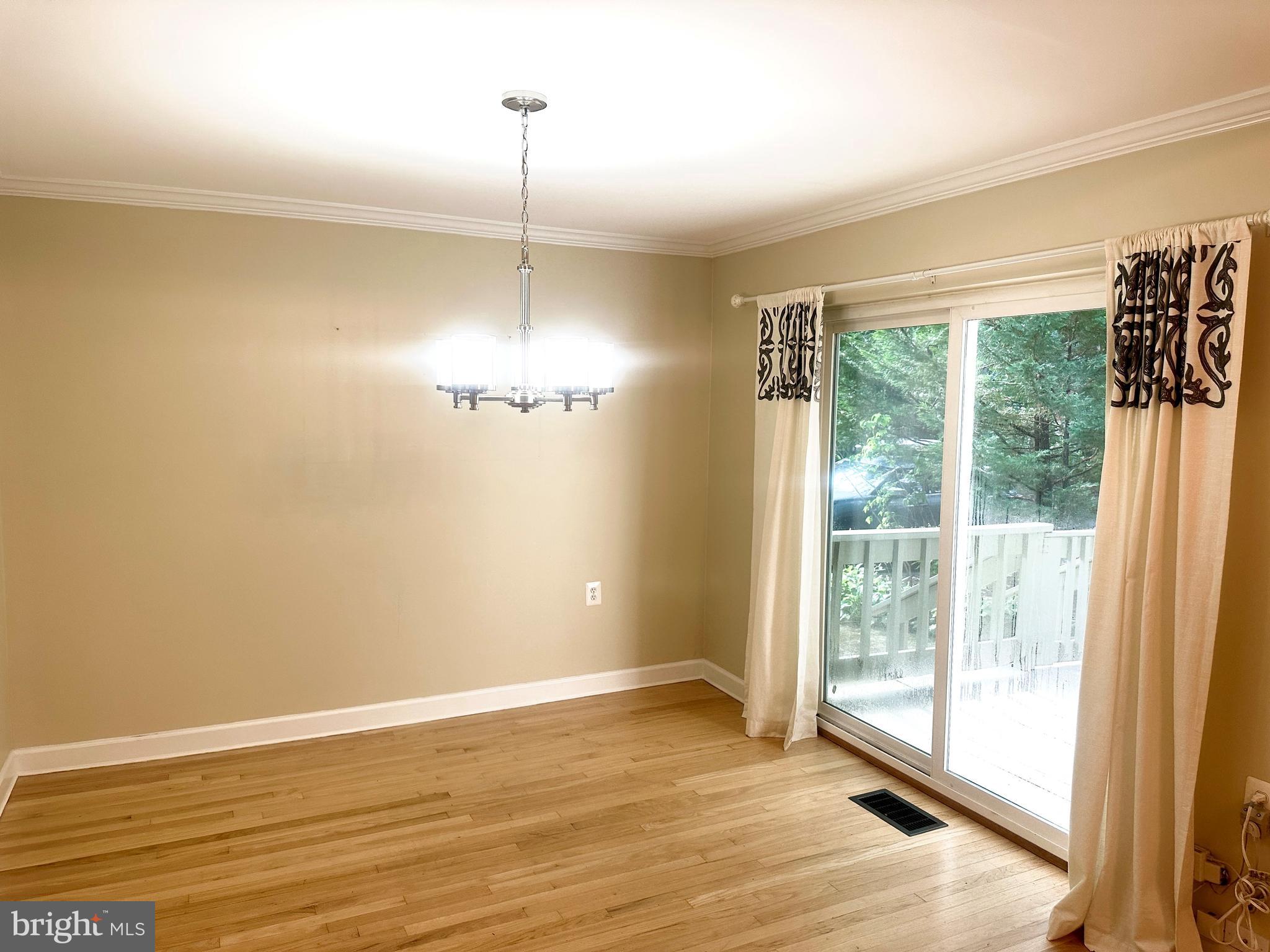 1593 Inlet Court Reston, VA 20190 - Photo 6 of 24