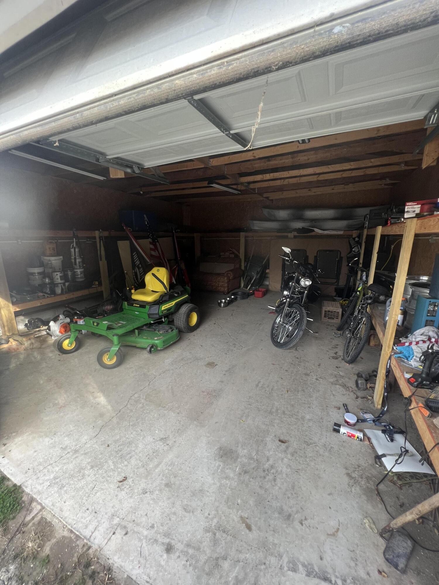 805 Durkee Road Cleveland, TN 37323 - Photo 9 of 26 a view of a garage with equipment