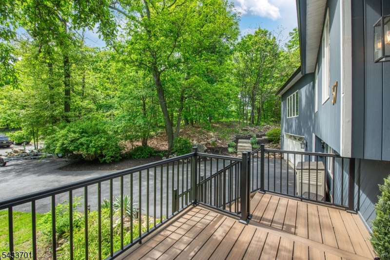 37 Green Road Sparta, NJ 07871 - Photo 5 of 49