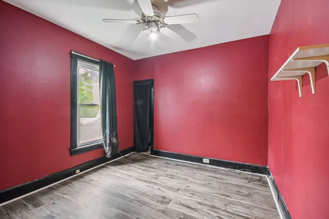 $250,000 | 610 Bluff Street, Waukegan, IL 60085