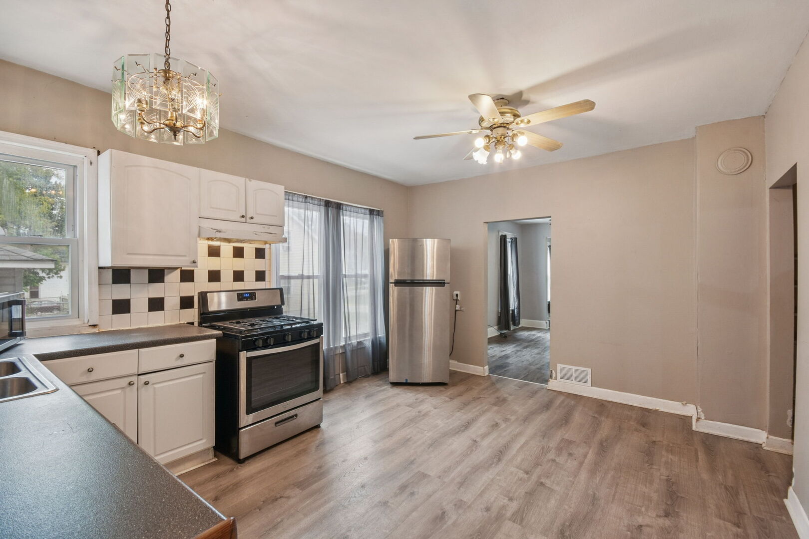 610 Bluff Street Waukegan, IL 60085 - Photo 13 of 31