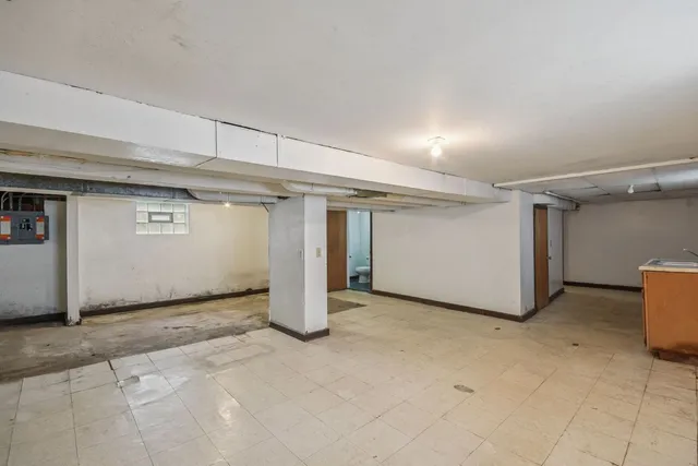 $250,000 | 610 Bluff Street, Waukegan, IL 60085